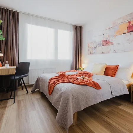 Appartement Days - Two-bedroom With Workspace And 200mbps Wifi Praag