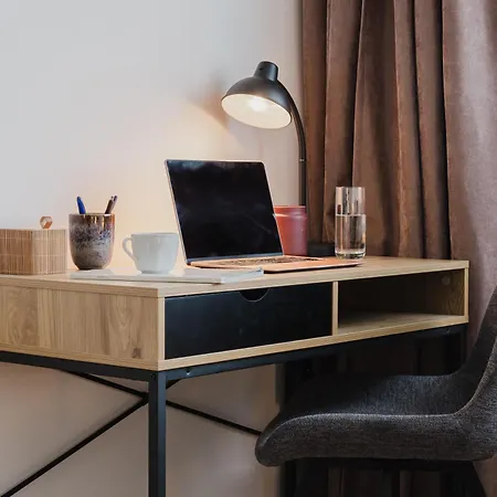 Days - Two-bedroom With Workspace And 200mbps Wifi