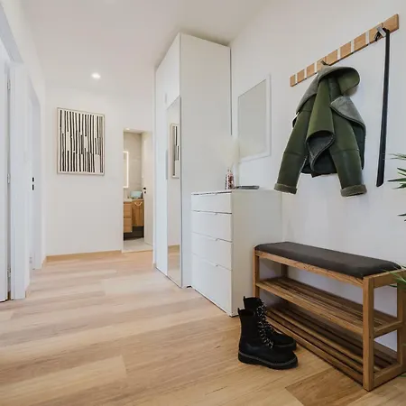 Days - Two-bedroom With Workspace And 200mbps Wifi *