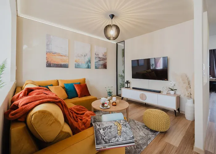 Апартаменты Days - Two-bedroom With Workspace And 200mbps Wifi