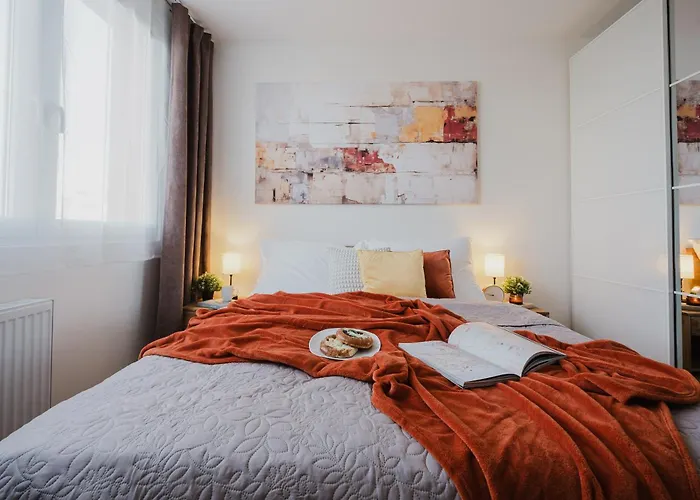 Days - Two-bedroom With Workspace And 200mbps Wifi *