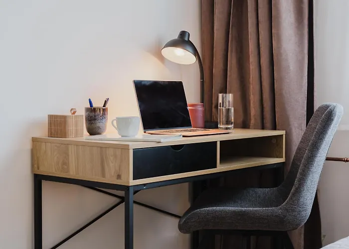 Days - Two-bedroom With Workspace And 200mbps Wifi