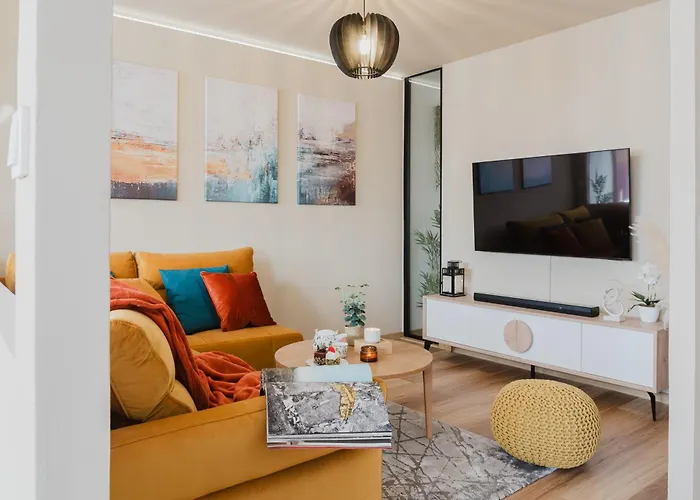 Апартаменты Days - Two-bedroom With Workspace And 200mbps Wifi Прага