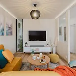 Days - Two-bedroom With Workspace And 200mbps Wifi * Prága